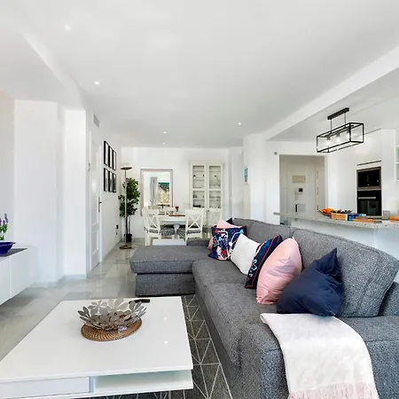 New 300 Mts From - Pass The Keys * Marbella