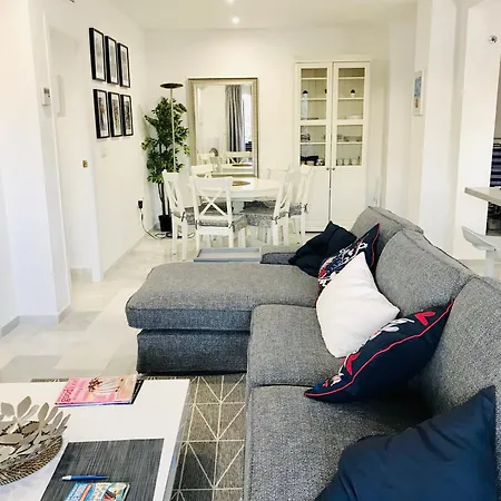 New 300 Mts From - Pass The Keys Apartament *