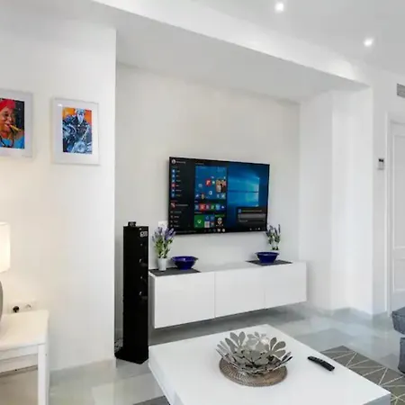 Apartment New 300 Mts From - Pass The Keys *