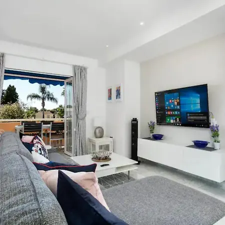Apartment New 300 Mts From - Pass The Keys