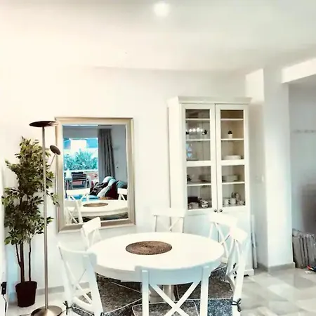 Apartment New 300 Mts From - Pass The Keys *