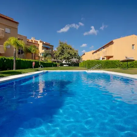 New 300 Mts From - Pass The Keys * Marbella