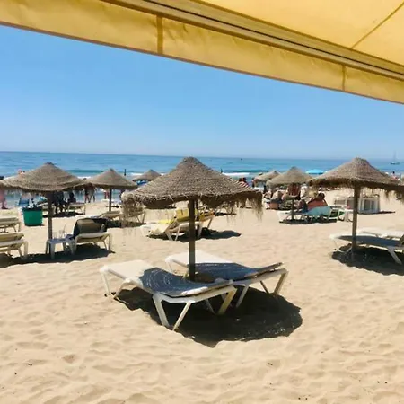 New 300 Mts From - Pass The Keys Apartment *
